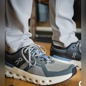 Size 11 Men'S On Cloud Running Shoes in Grey and Light Blue